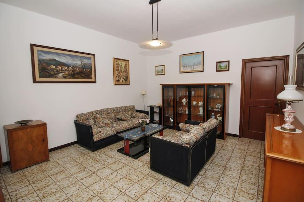 La Casa Di Carlo Appartement SantʼAntìoco Buitenkant foto