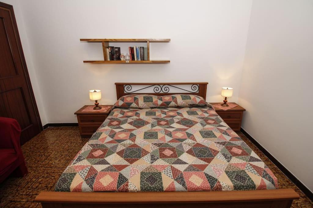 La Casa Di Carlo Appartement SantʼAntìoco Buitenkant foto